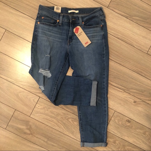 SOLD Levi’s Sculpt Boyfriend Jeans (New with tags) - Picture 2 of 4